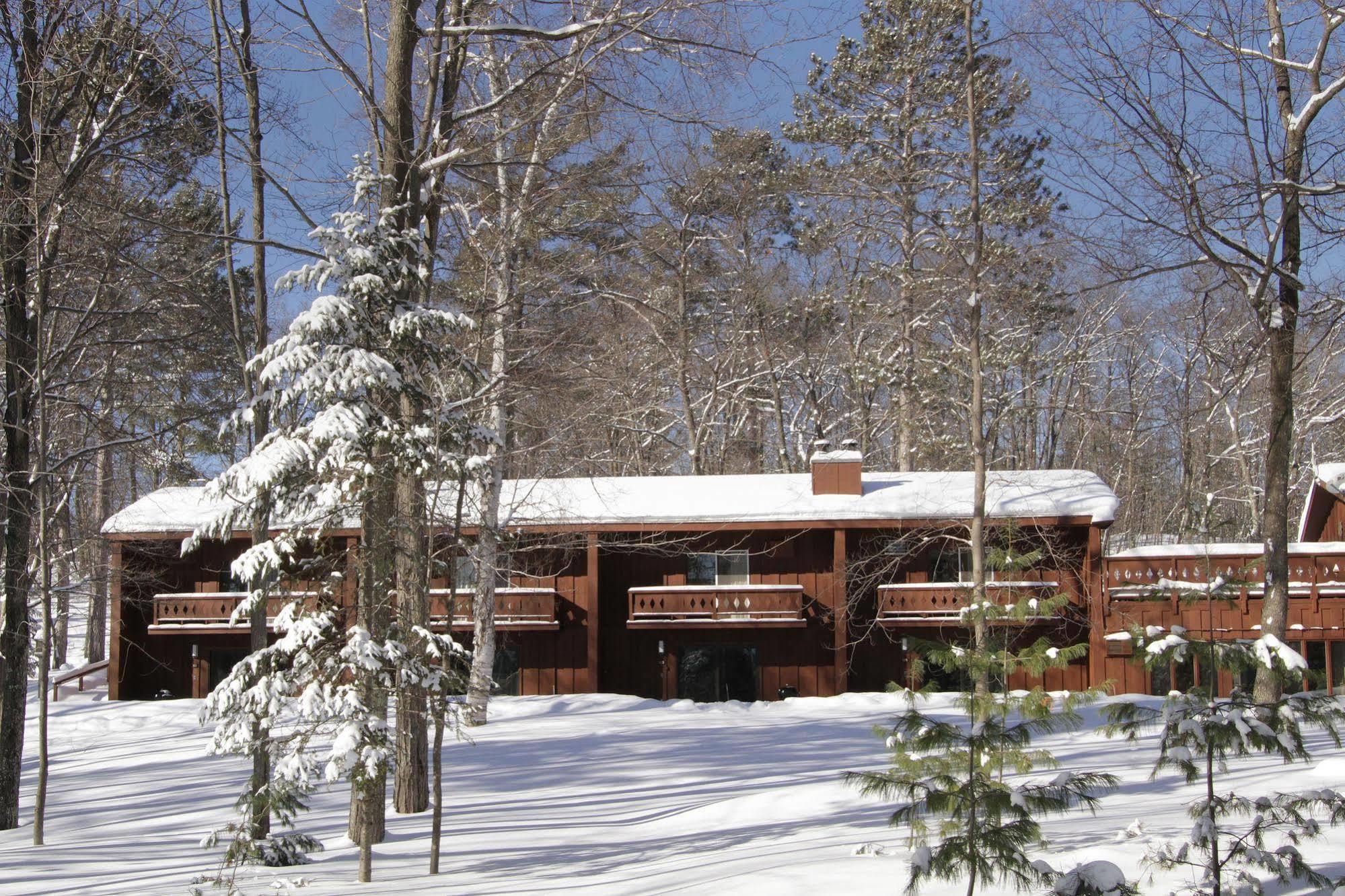 Lake Forest Resort Eagle River Exterior photo